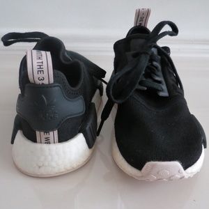 ADIDAS NMD R1 Sneakers